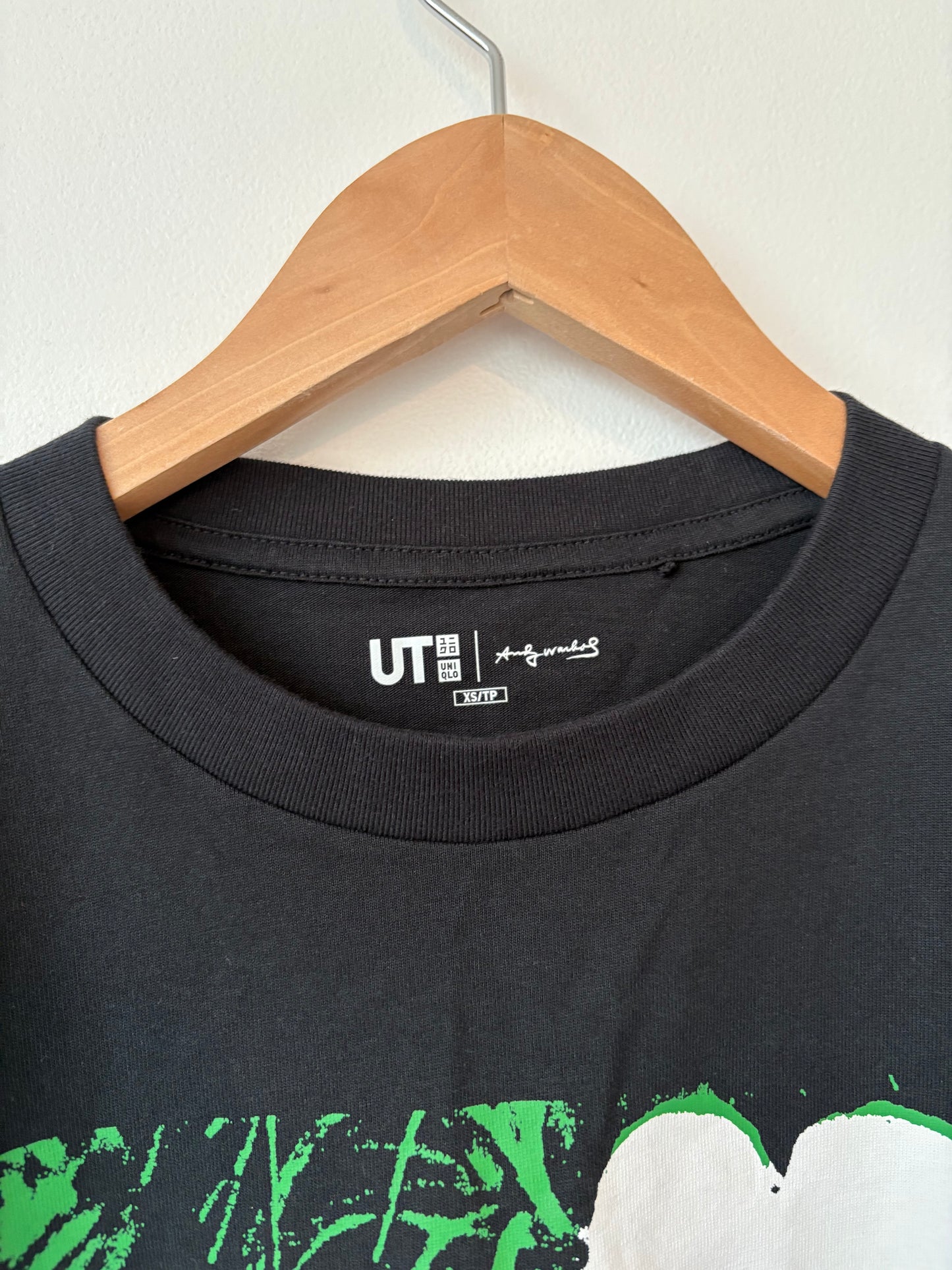 UNIQLO ANDY WARHOL FLOWER PRINT T-SHIRT