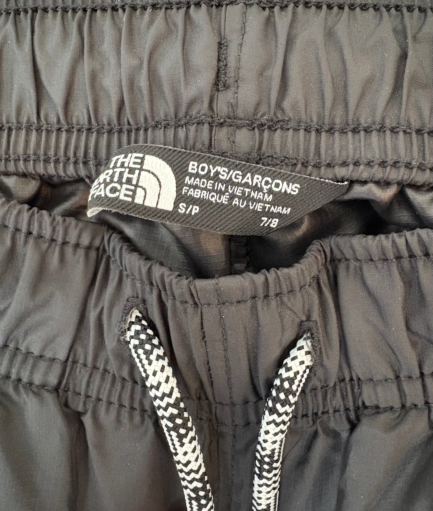 KIDS NORTH FACE SHORTS